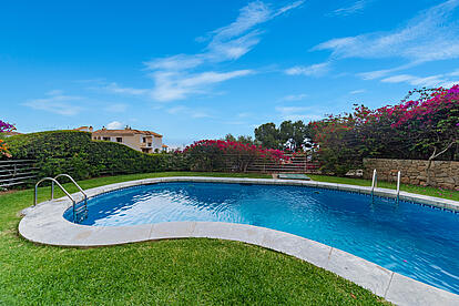 3. Swimming pool in Illetas